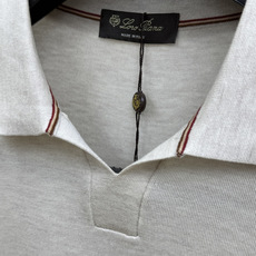 早春 Loro piana 🔥🔥春夏新款男士短袖针织Polo衫,品牌最新设计元素!既不单调也不复杂,恰到好处的展现品味! 早春 Loro piana 🔥🔥春夏新款男士短袖针织Polo衫,品牌最新设计元素!既不单调也不复杂,恰到好处的展现品味!