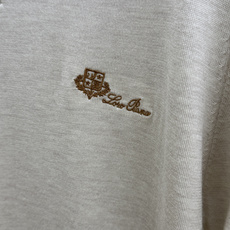 早春 Loro piana 🔥🔥春夏新款男士短袖针织Polo衫,品牌最新设计元素!既不单调也不复杂,恰到好处的展现品味! 早春 Loro piana 🔥🔥春夏新款男士短袖针织Polo衫,品牌最新设计元素!既不单调也不复杂,恰到好处的展现品味!