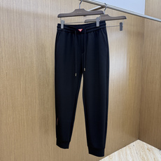 春夏 PD 🔥Ss专柜新品同步上市。原单订制高品质时尚休闲长裤👖 超级百搭款。独家定制面料,手感细腻柔软,贴身舒适,上身 春夏 PD 🔥Ss专柜新品同步上市。原单订制高品质时尚休闲长裤👖 超级百搭款。独家定制面料,手感细腻柔软,贴身舒适,上身