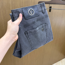 早春 LV 🔥🔥高端定制 26ss春夏新品轻奢休闲牛仔裤👖 官网同步发售,裤身工艺设计,客供辅料、高定棉麻面料,代工厂免 早春 LV 🔥🔥高端定制 26ss春夏新品轻奢休闲牛仔裤👖 官网同步发售,裤身工艺设计,客供辅料、高定棉麻面料,代工厂免