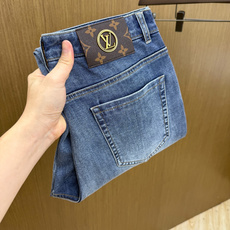 早春 LV 🔥🔥高端定制 26ss春夏新品轻奢休闲牛仔裤👖 官网同步发售,裤身工艺设计,客供辅料、高定棉麻面料,代工厂 早春 LV 🔥🔥高端定制 26ss春夏新品轻奢休闲牛仔裤👖 官网同步发售,裤身工艺设计,客供辅料、高定棉麻面料,代工厂