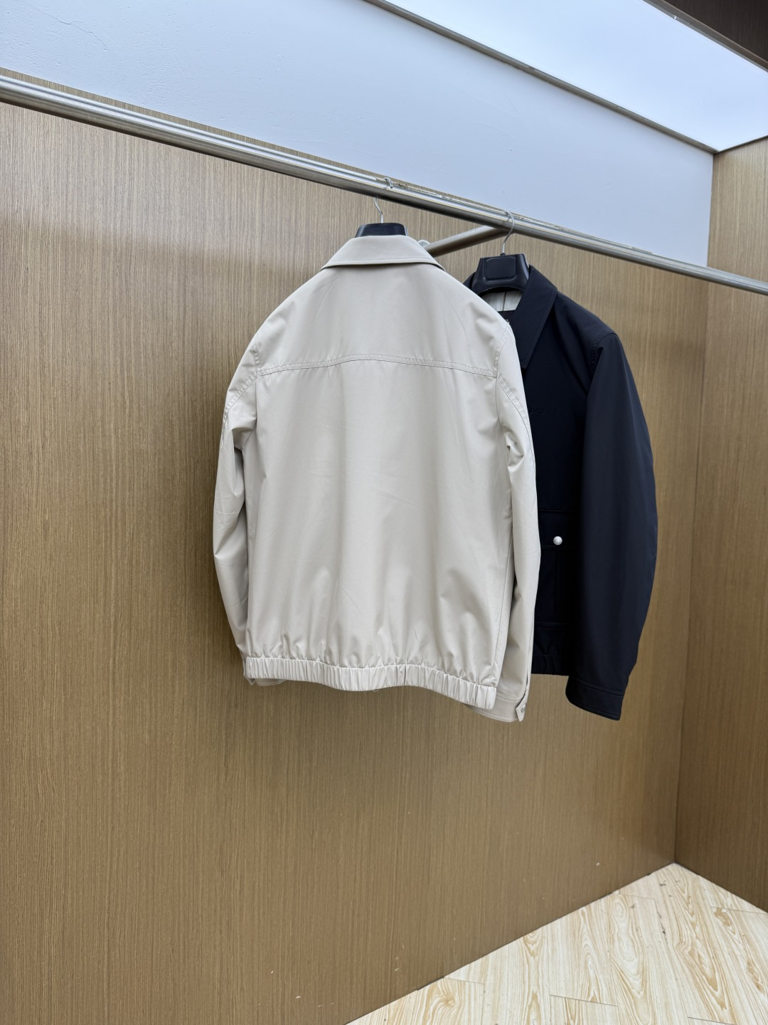 早秋款 Loro Piana 🔥🔥秋冬新款时尚翻领夹克外套，原版订制五金配件全进口原版定制 欢迎对比 绝对的高品质   