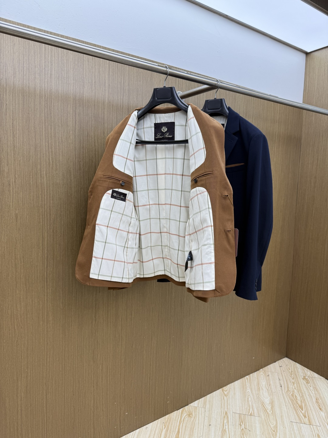 早秋款 Loro Piana🔥🔥 高定西服 2026早秋轻奢系列，最新时尚男款西装外套.定织定染面料。处处细节显工艺足够