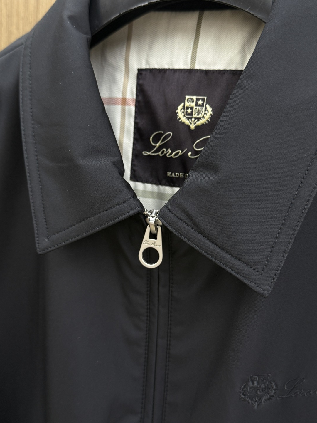 早秋款 Loro Piana 🔥🔥秋冬新款时尚翻领夹克外套，原版订制五金配件全进口原版定制 欢迎对比 绝对的高品质   