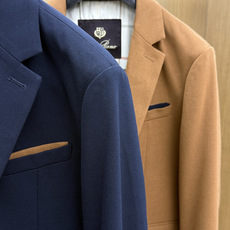 早秋款 Loro Piana🔥🔥 高定西服 2026早秋轻奢系列,最新时尚男款西装外套.定织定染面料。处处细节显工艺足够 早秋款 Loro Piana🔥🔥 高定西服 2026早秋轻奢系列,最新时尚男款西装外套.定织定染面料。处处细节显工艺足够