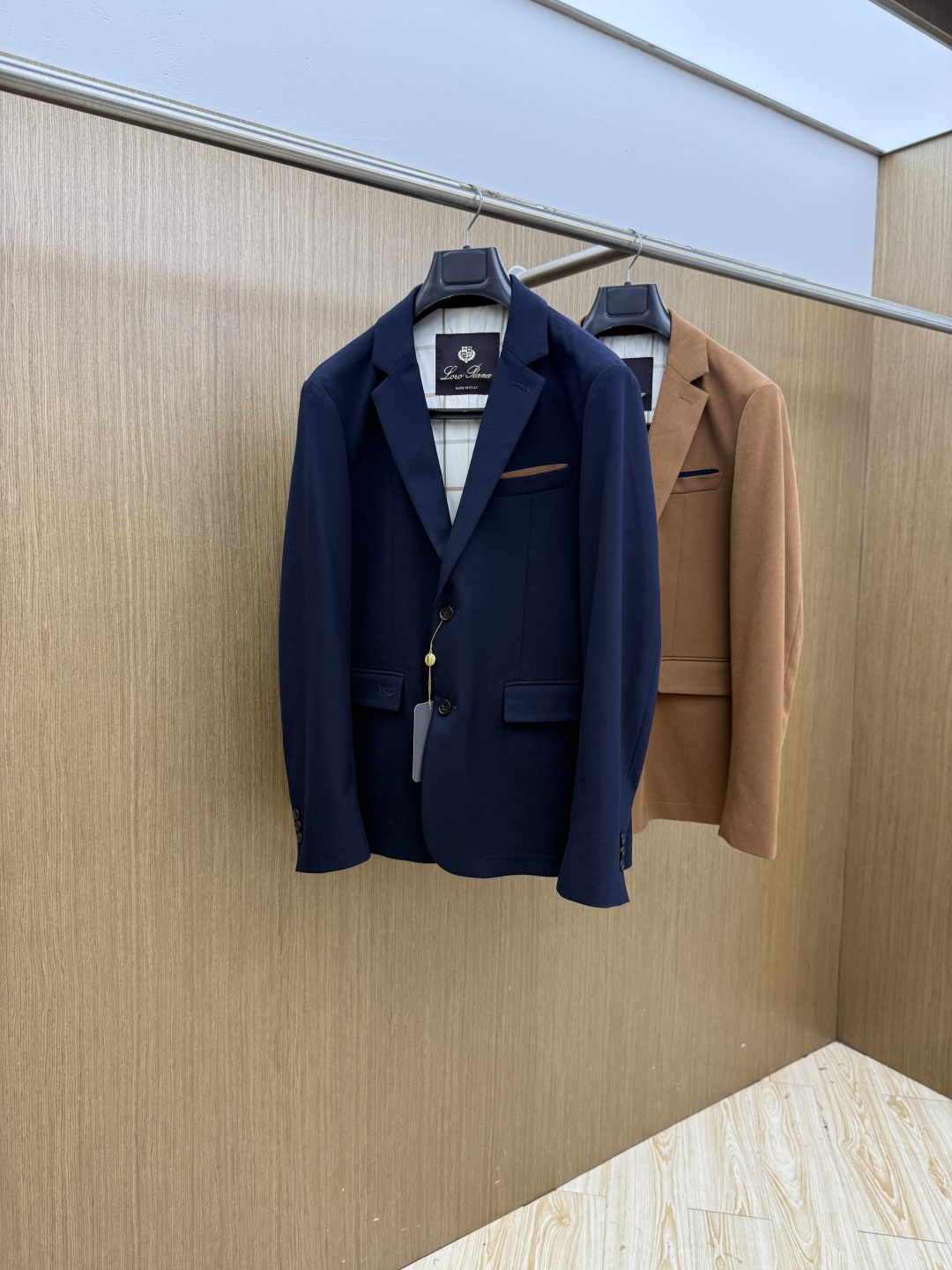 早秋款 Loro Piana🔥🔥 高定西服 2026早秋轻奢系列，最新时尚男款西装外套.定织定染面料。处处细节显工艺足够