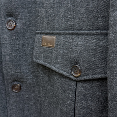 早秋款 Loro piana 🔥🔥秋冬新款时尚翻领真皮鹅绒外套羽绒服、原版订制五金配件全进口原版定制 欢迎对比 绝对的高 早秋款 Loro piana 🔥🔥秋冬新款时尚翻领真皮鹅绒外套羽绒服、原版订制五金配件全进口原版定制 欢迎对比 绝对的高