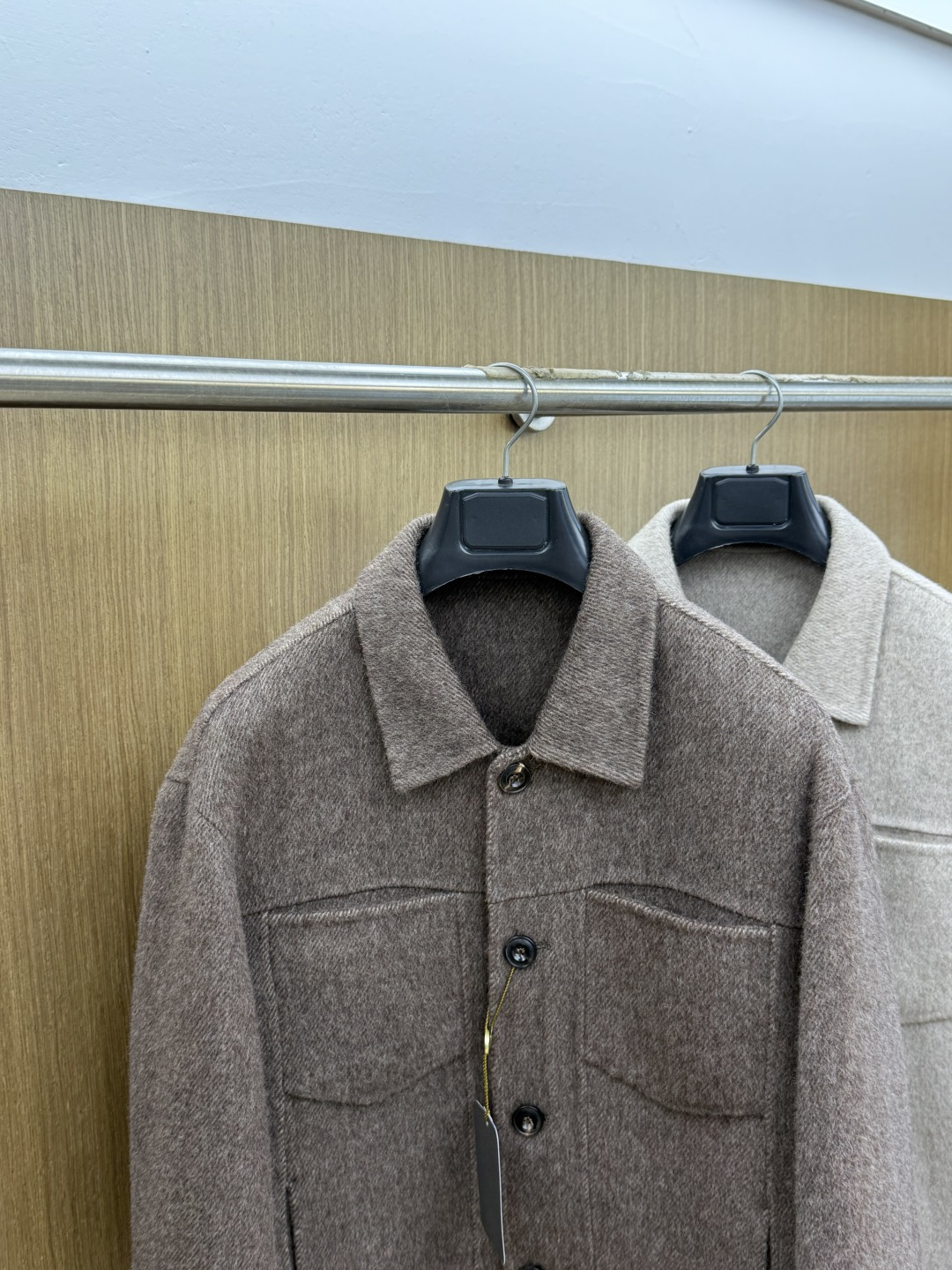 早秋款 Loro piana 🔥🔥秋冬新款时尚翻领夹克外套，原版订制五金配件全进口原版定制 欢迎对比 绝对的高品质   