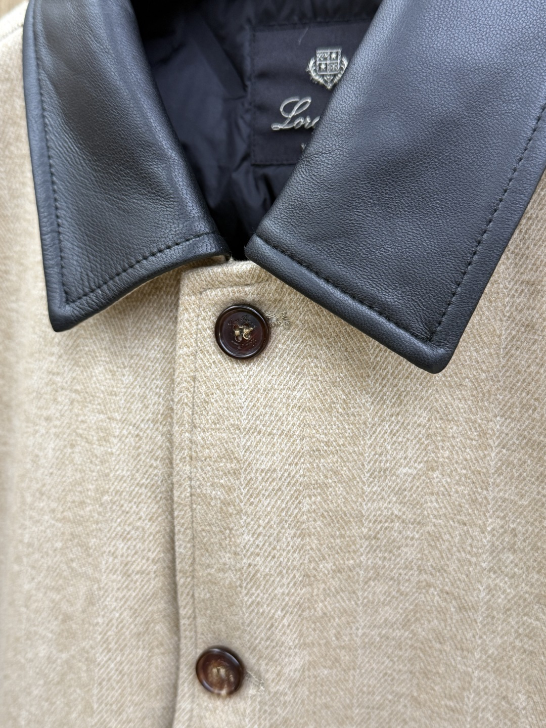 早秋款 Loro piana 🔥🔥秋冬新款时尚翻领真皮鹅绒外套羽绒服、原版订制五金配件全进口原版定制 欢迎对比 绝对的高