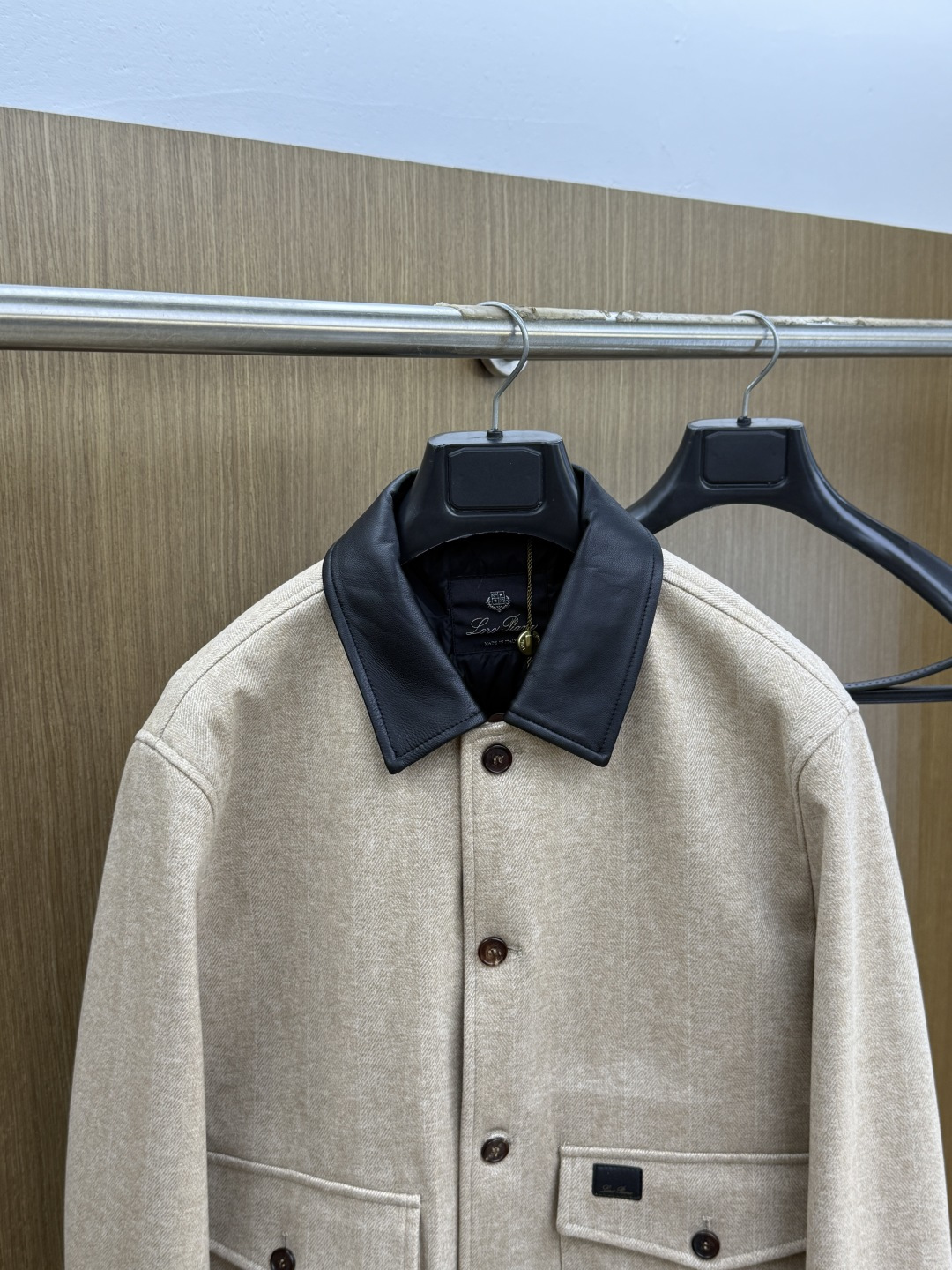 早秋款 Loro piana 🔥🔥秋冬新款时尚翻领真皮鹅绒外套羽绒服、原版订制五金配件全进口原版定制 欢迎对比 绝对的高