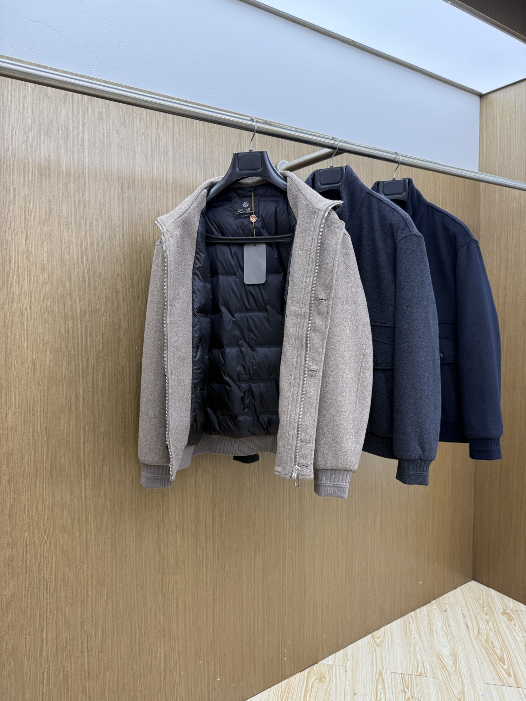 早秋款 Loro piana 🔥🔥秋冬新款时尚翻领鹅绒外套羽绒服、原版订制五金配件全进口原版定制 欢迎对比 绝对的高品质