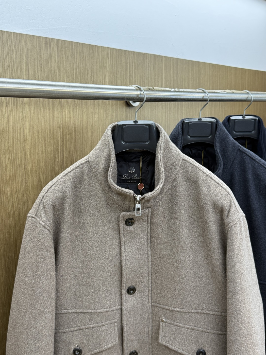 早秋款 Loro piana 🔥🔥秋冬新款时尚翻领鹅绒外套羽绒服、原版订制五金配件全进口原版定制 欢迎对比 绝对的高品质