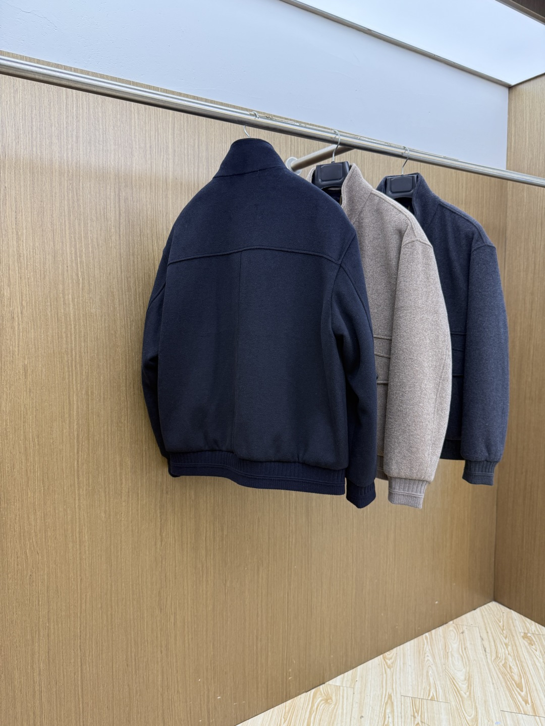 早秋款 Loro piana 🔥🔥秋冬新款时尚翻领鹅绒外套羽绒服、原版订制五金配件全进口原版定制 欢迎对比 绝对的高品质