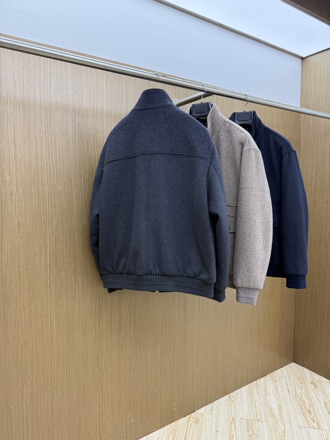 早秋款 Loro piana 🔥🔥秋冬新款时尚翻领鹅绒外套羽绒服、原版订制五金配件全进口原版定制 欢迎对比 绝对的高品质