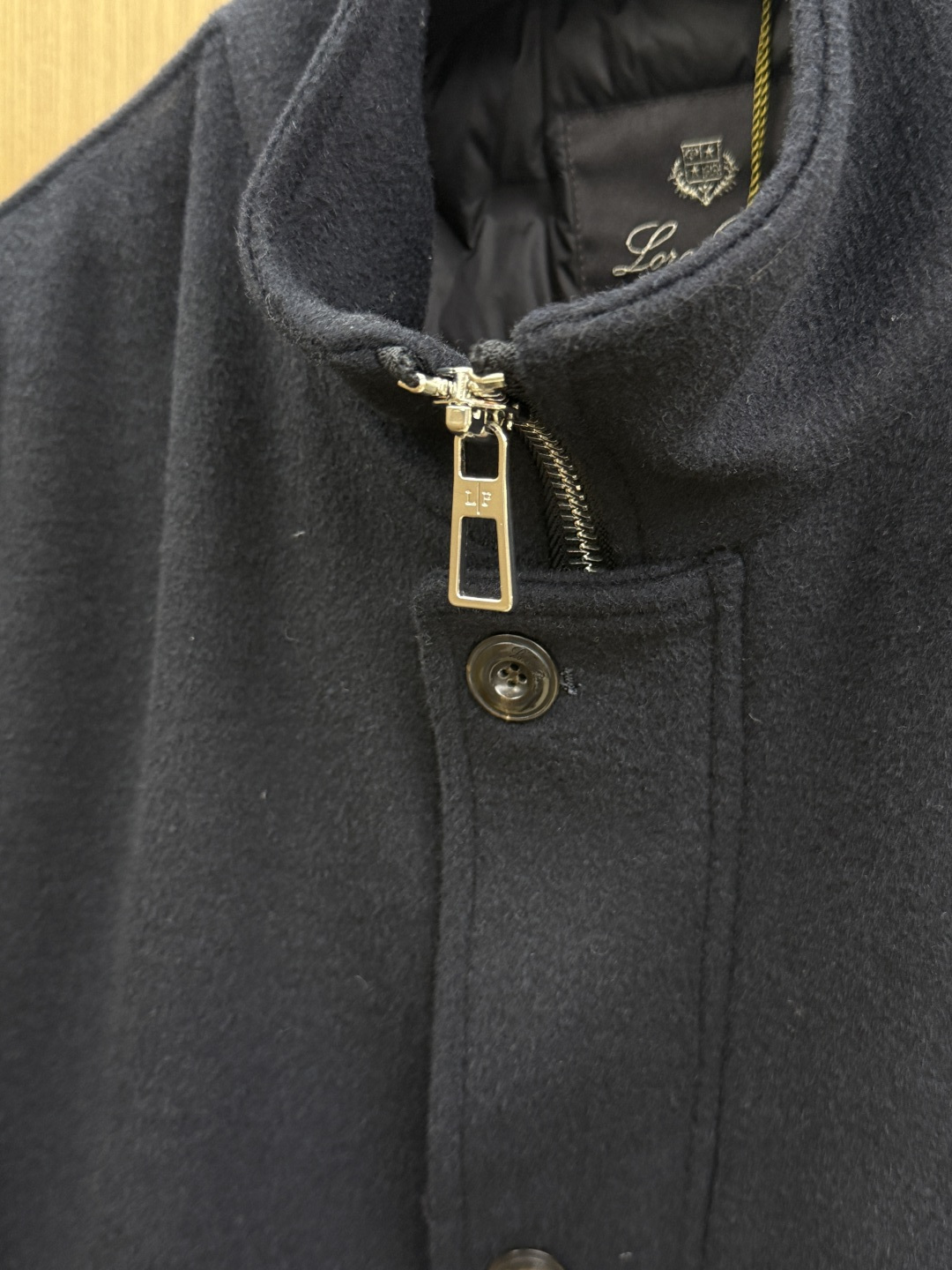 早秋款 Loro piana 🔥🔥秋冬新款时尚翻领鹅绒外套羽绒服、原版订制五金配件全进口原版定制 欢迎对比 绝对的高品质