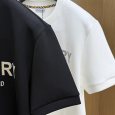 秋冬 BBR 🔥秋冬圆领刺绣短袖T恤打底衫 元素性的Logo徽章凸显休闲时尚魅力,依然独领时尚风骚.内搭好伴侣… 客供高 秋冬 BBR 🔥秋冬圆领刺绣短袖T恤打底衫 元素性的Logo徽章凸显休闲时尚魅力,依然独领时尚风骚.内搭好伴侣… 客供高