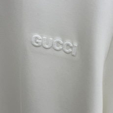 秋冬 Guc 🔥秋冬圆领刺绣短袖T恤打底衫 元素性的Logo徽章凸显休闲时尚魅力,依然独领时尚风骚.内搭好伴侣… 客供高 秋冬 Guc 🔥秋冬圆领刺绣短袖T恤打底衫 元素性的Logo徽章凸显休闲时尚魅力,依然独领时尚风骚.内搭好伴侣… 客供高