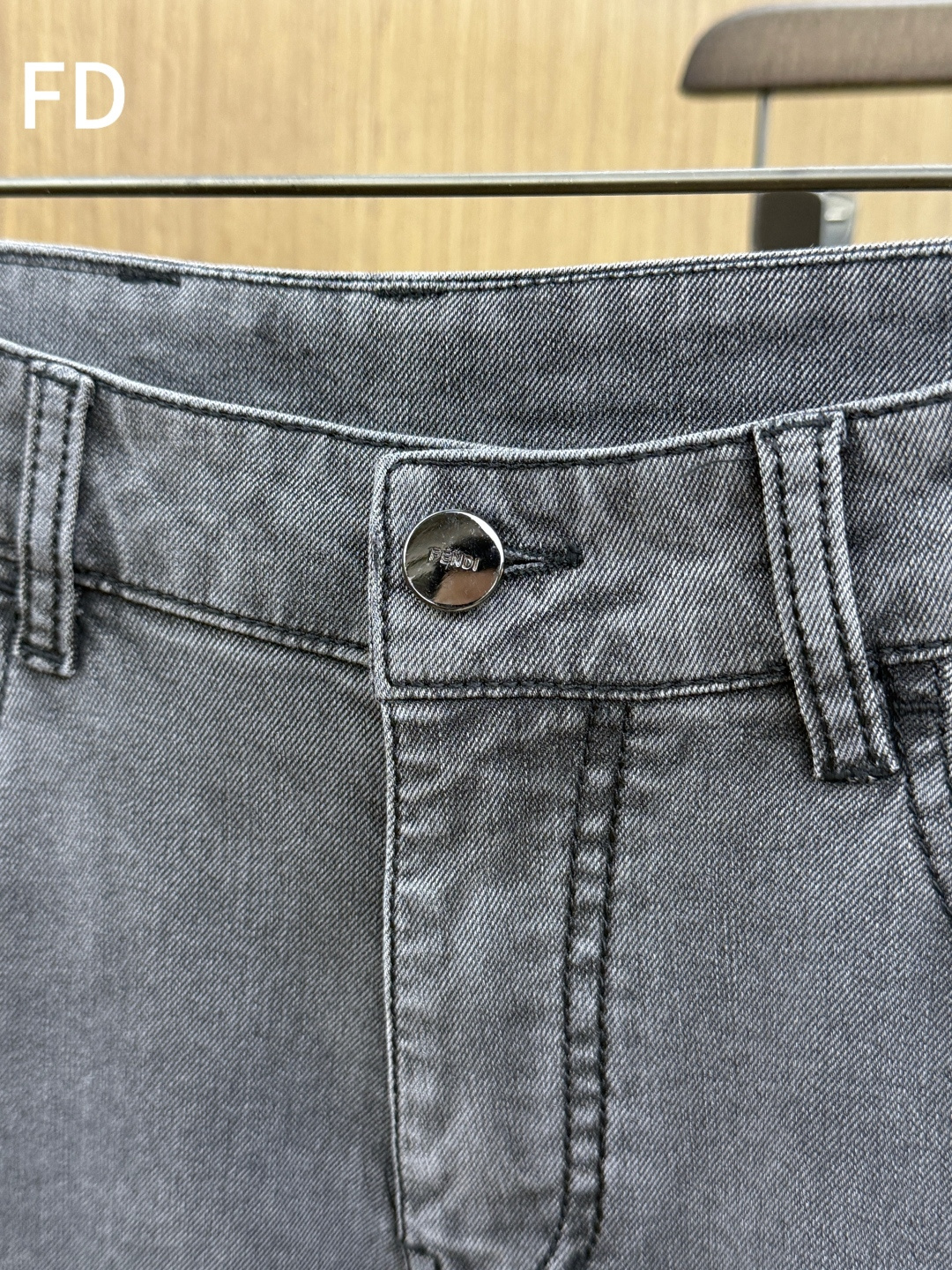 早春 FD 🔥🔥高端定制 26ss春夏新品轻奢休闲牛仔裤👖 官网同步发售，裤身工艺设计，客供辅料、高定棉麻面料，代工厂免