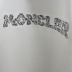 秋冬 Mon 🔥秋冬圆领刺绣短袖T恤打底衫 元素性的Logo徽章凸显休闲时尚魅力,依然独领时尚风骚.内搭好伴侣… 客供 秋冬 Mon 🔥秋冬圆领刺绣短袖T恤打底衫 元素性的Logo徽章凸显休闲时尚魅力,依然独领时尚风骚.内搭好伴侣… 客供
