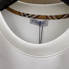 秋冬 BBR 🔥秋冬圆领刺绣短袖T恤打底衫 元素性的Logo徽章凸显休闲时尚魅力,依然独领时尚风骚.内搭好伴侣… 客供高 秋冬 BBR 🔥秋冬圆领刺绣短袖T恤打底衫 元素性的Logo徽章凸显休闲时尚魅力,依然独领时尚风骚.内搭好伴侣… 客供高
