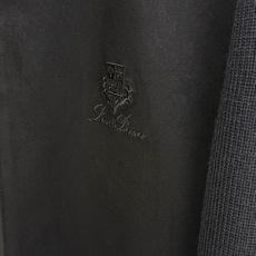 早秋款 Loro Piana 🔥秋冬新款时尚立领外套 原版订制五金配件全进口原版定制 欢迎对比 绝对的高品质 面料做 早秋款 Loro Piana 🔥秋冬新款时尚立领外套 原版订制五金配件全进口原版定制 欢迎对比 绝对的高品质 面料做
