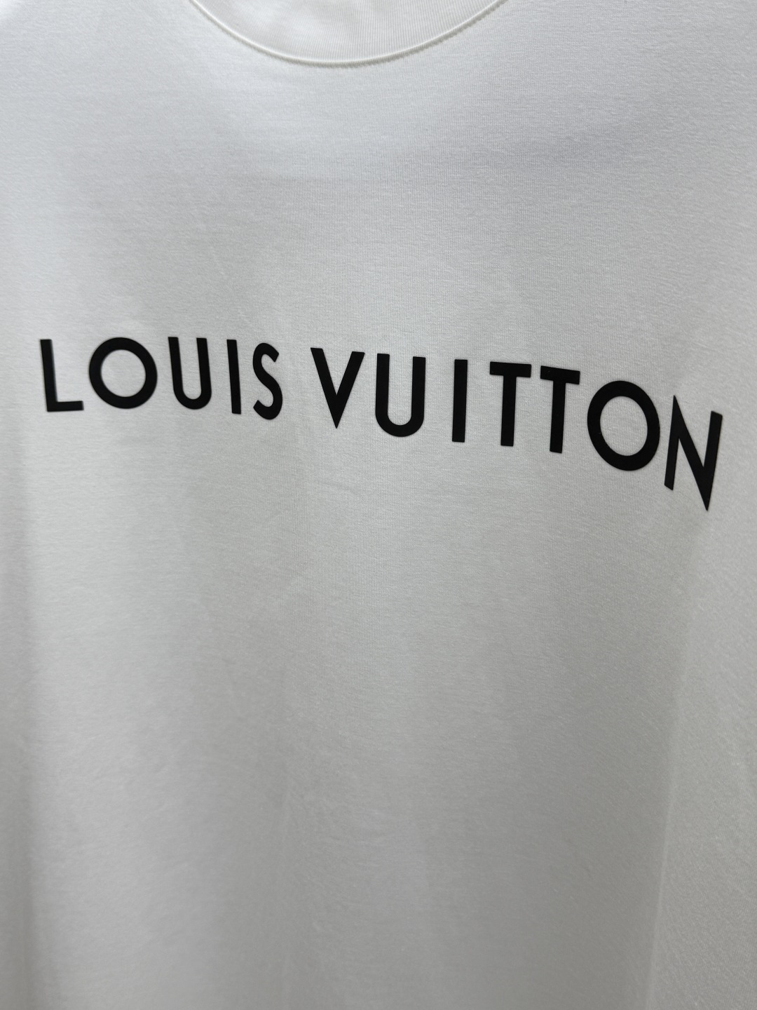 早春 LV 🔥🔥春夏新款原单男士休闲短袖 高端定制 高端版本 时尚百搭爆款⚠️⚠️✨✨进口面料 手感超柔软细腻  穿着亲