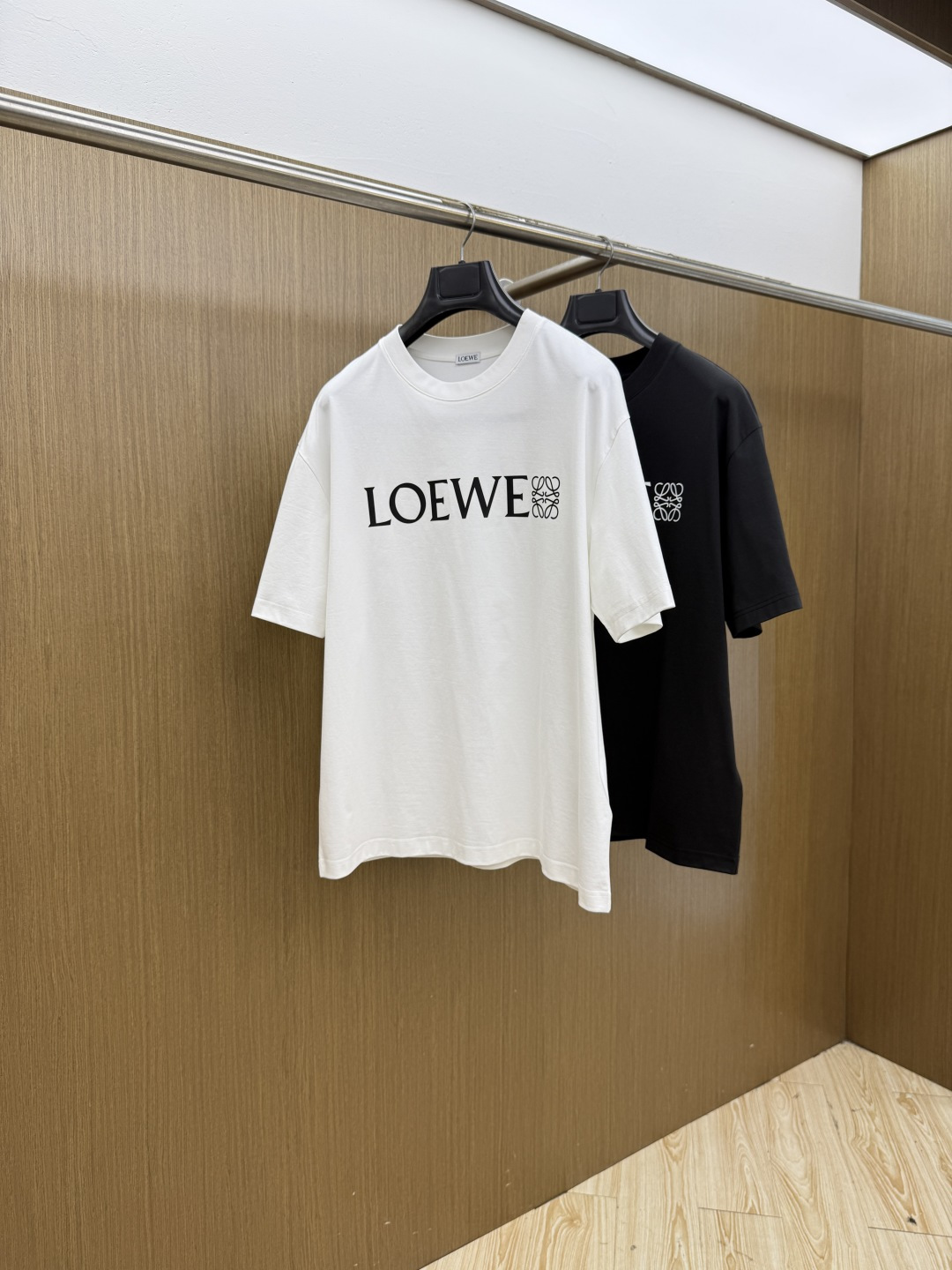 早春 LOE 🔥🔥春夏新款原单男士休闲短袖 高端定制 高端版本 时尚百搭爆款⚠️⚠️✨✨进口面料 手感超柔软细腻  穿着