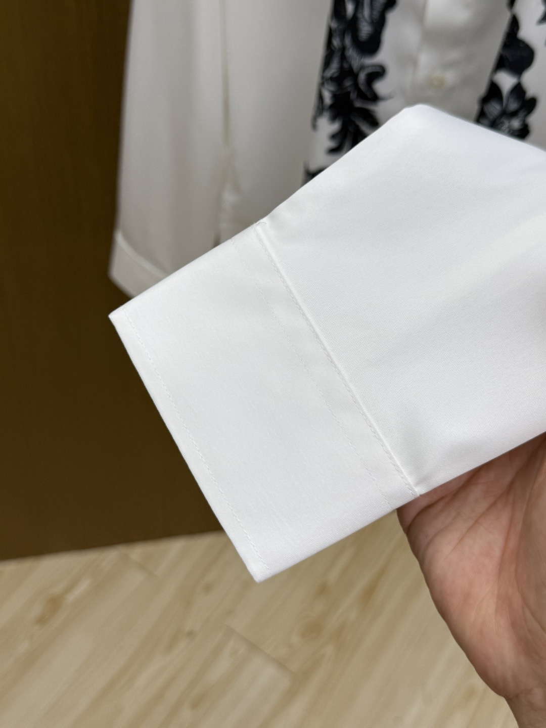 早春 Vltn 🔥春夏新款新款男士休闲衬衫 高端定制 高端版本 时尚百搭爆款⚠️⚠️✨✨进口面料 手感超柔软细腻  穿着