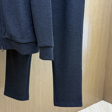 秋冬/套 Loro piana 🔥🔥高端品质 2026秋冬新款休闲时尚套装 顶级品质 定制顶级面料 秀场新品‼品相非常 秋冬/套 Loro piana 🔥🔥高端品质 2026秋冬新款休闲时尚套装 顶级品质 定制顶级面料 秀场新品‼品相非常