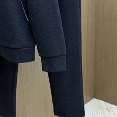 秋冬/套 Loro piana 🔥🔥高端品质 2026秋冬新款休闲时尚套装 顶级品质 定制顶级面料 秀场新品‼品相非常 秋冬/套 Loro piana 🔥🔥高端品质 2026秋冬新款休闲时尚套装 顶级品质 定制顶级面料 秀场新品‼品相非常