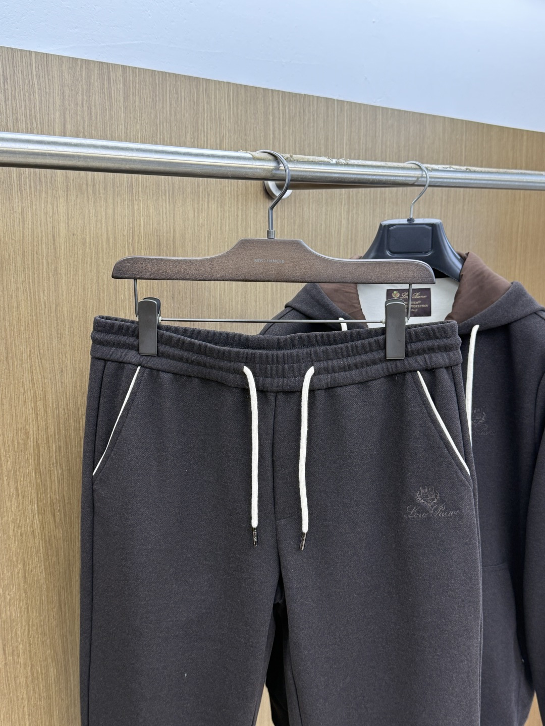 秋冬/套 Loro piana 🔥🔥高端品质 2026秋冬新款休闲时尚套装 顶级品质 定制顶级面料  秀场新品‼品相非常