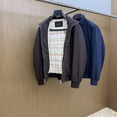 秋冬 Loro Piana 🔥官网新款小立领羽绒服|商务老钱风典范 甄选90白鹅绒填充,轻盈锁温不臃肿小立领版型,利落简 秋冬 Loro Piana 🔥官网新款小立领羽绒服|商务老钱风典范 甄选90白鹅绒填充,轻盈锁温不臃肿小立领版型,利落简