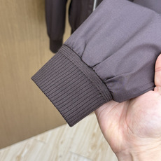秋冬 Loro Piana 🔥官网新款小立领羽绒服|商务老钱风典范 甄选90白鹅绒填充,轻盈锁温不臃肿小立领版型,利落简 秋冬 Loro Piana 🔥官网新款小立领羽绒服|商务老钱风典范 甄选90白鹅绒填充,轻盈锁温不臃肿小立领版型,利落简