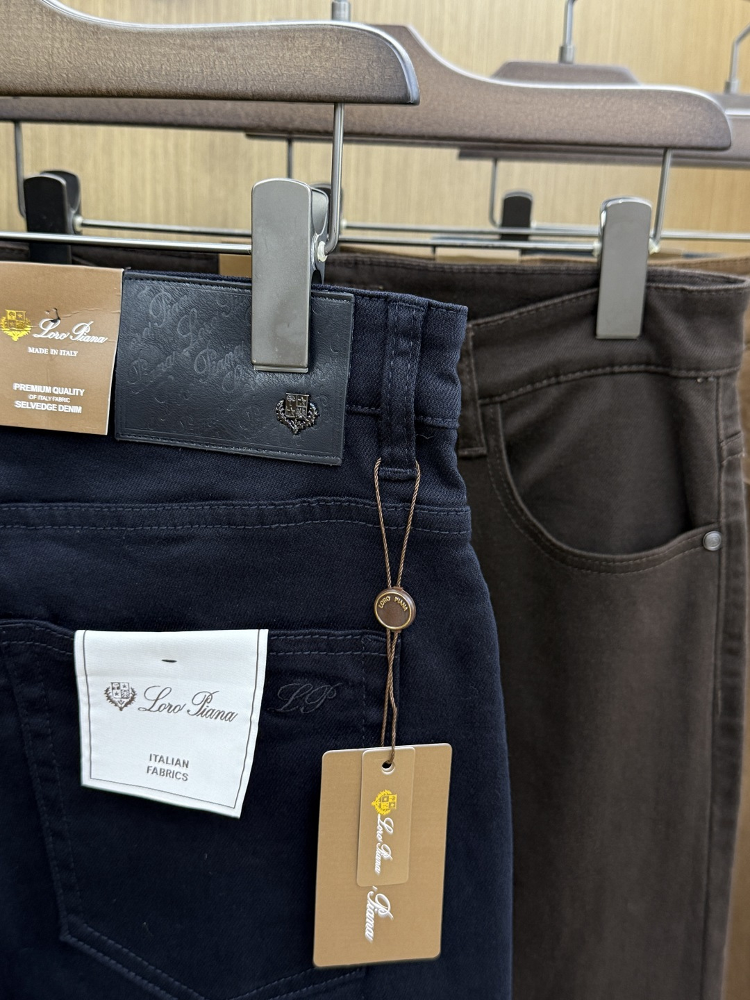 秋冬 Loro piana 🔥🔥高端定制 26秋冬新款男士休闲西裤 柜台同步发售 原版定制复刻 客供五金辅料 原单品质 秋冬 Loro piana 🔥🔥高端定制 26秋冬新款男士休闲西裤 柜台同步发售 原版定制复刻 客供五金辅料 原单品质