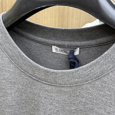 秋冬 Moncler26秋冬新款打底衫 Moncler这款打底衫精选成份:54%粘纤 28%腈纶 10%莱赛尔5 秋冬 Moncler26秋冬新款打底衫 Moncler这款打底衫精选成份:54%粘纤 28%腈纶 10%莱赛尔5