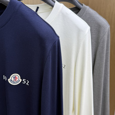 秋冬 Moncler26秋冬新款打底衫 Moncler这款打底衫精选成份:54%粘纤 28%腈纶 10%莱赛尔5 秋冬 Moncler26秋冬新款打底衫 Moncler这款打底衫精选成份:54%粘纤 28%腈纶 10%莱赛尔5