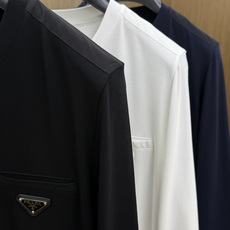 秋冬 Prada26秋冬爆款打底衫 Prada这款长袖精选46.8%莫代尔46.9%棉6.3%氨纶混纺面料,秋冬内 秋冬 Prada26秋冬爆款打底衫 Prada这款长袖精选46.8%莫代尔46.9%棉6.3%氨纶混纺面料,秋冬内
