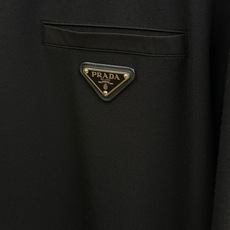秋冬 Prada26秋冬爆款打底衫 Prada这款长袖精选46.8%莫代尔46.9%棉6.3%氨纶混纺面料,秋冬内 秋冬 Prada26秋冬爆款打底衫 Prada这款长袖精选46.8%莫代尔46.9%棉6.3%氨纶混纺面料,秋冬内