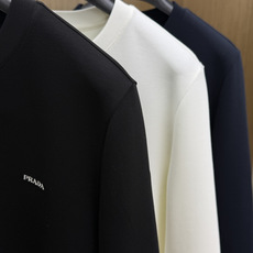 秋冬 Prada26秋冬爆款打底衫 Prada这款长袖精选46.8%莫代尔46.9%棉6.3%氨纶混纺面料,秋冬内 秋冬 Prada26秋冬爆款打底衫 Prada这款长袖精选46.8%莫代尔46.9%棉6.3%氨纶混纺面料,秋冬内