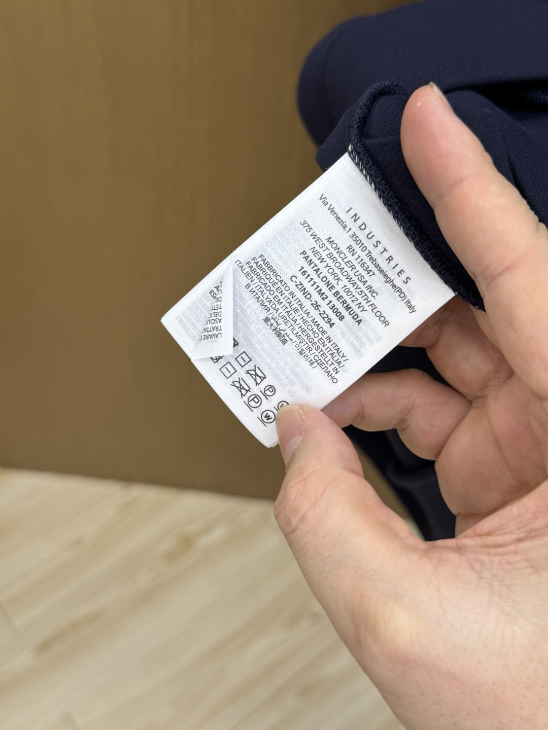 秋冬 Mon 🔥🔥高端品质 2026ss早秋新款空气棉连帽卫衣,袖臂皮质仔章刺绣logo,穿上就是舒适自在又显瘦的存在, 秋冬 Mon 🔥🔥高端品质 2026ss早秋新款空气棉连帽卫衣,袖臂皮质仔章刺绣logo,穿上就是舒适自在又显瘦的存在,
