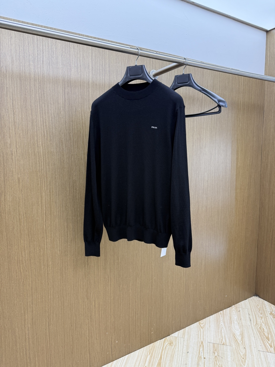 秋冬 PD 🔥🔥高端品质 2026官网新款男士长袖毛衣 品牌标识剌绣细节logo 进口顶级精纺羊毛毛衣面料 原版一比一定