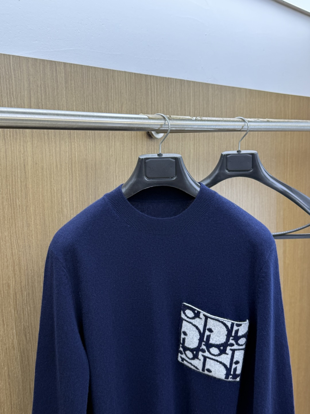秋冬 CD 🔥🔥高端品质 2026官网新款男士长袖毛衣 品牌标识剌绣细节logo 进口顶级精纺羊毛毛衣面料 原版一比一定
