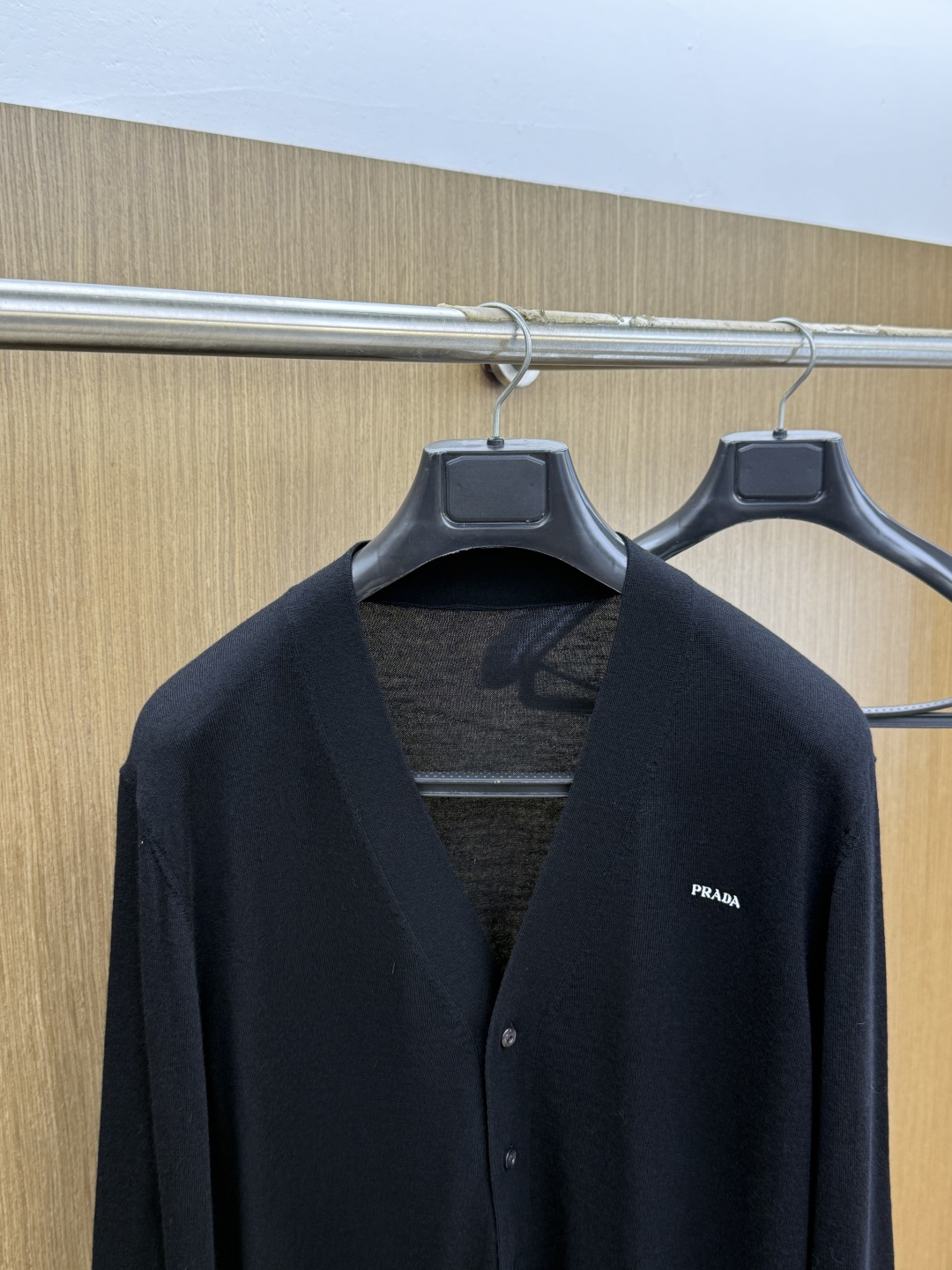 秋冬 PD 🔥🔥高端品质 2026官网新款男士长袖开衫毛衣 品牌标识剌绣细节logo 进口顶级精纺羊毛毛衣面料 原版一比