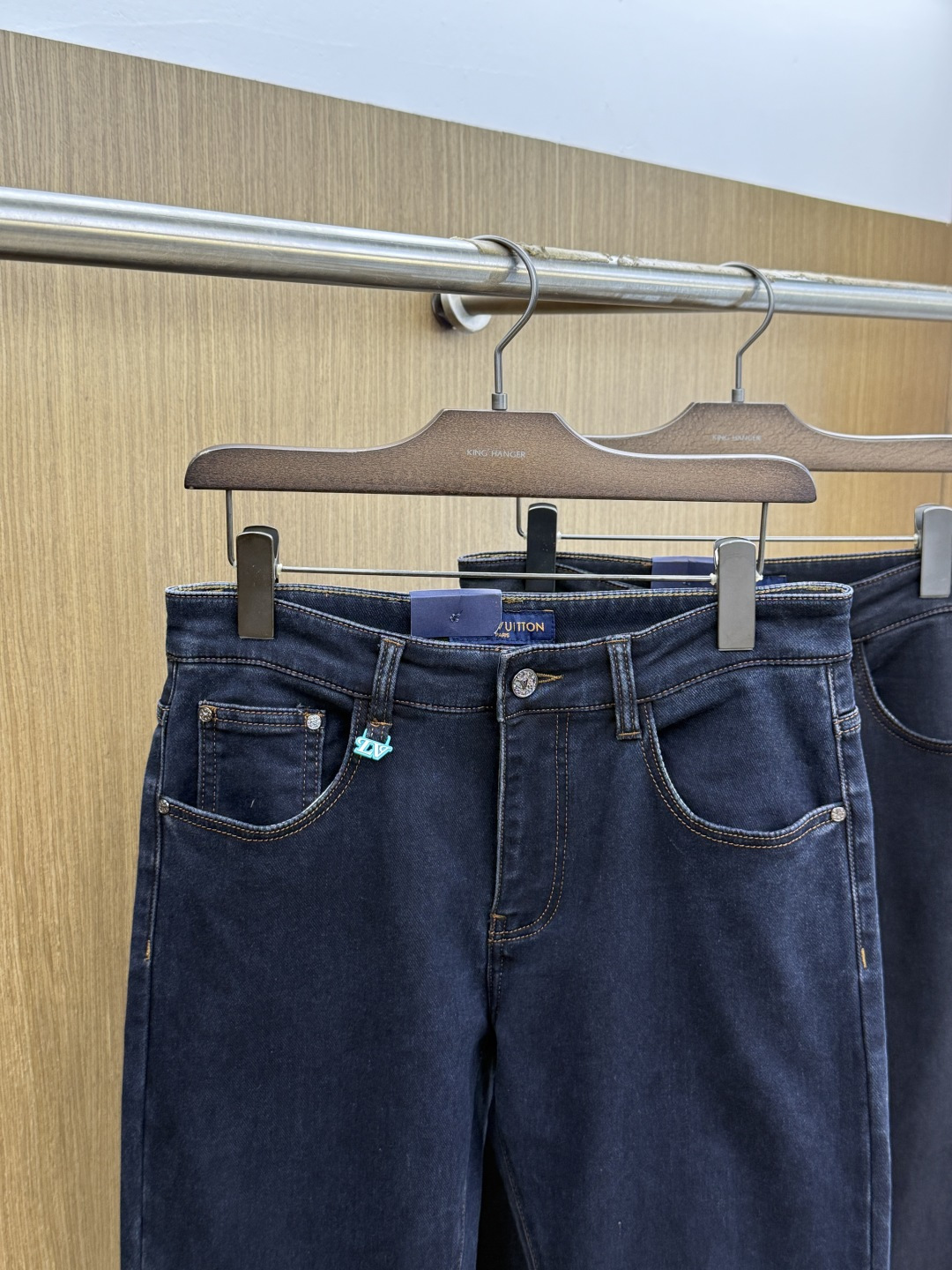 秋冬 LV 🔥🔥高端定制 26秋冬新款男士时尚休闲牛仔裤👖 柜台同步发售 原版定制复刻 客供五金辅料 原单品质 进口固色 秋冬 LV 🔥🔥高端定制 26秋冬新款男士时尚休闲牛仔裤👖 柜台同步发售 原版定制复刻 客供五金辅料 原单品质 进口固色