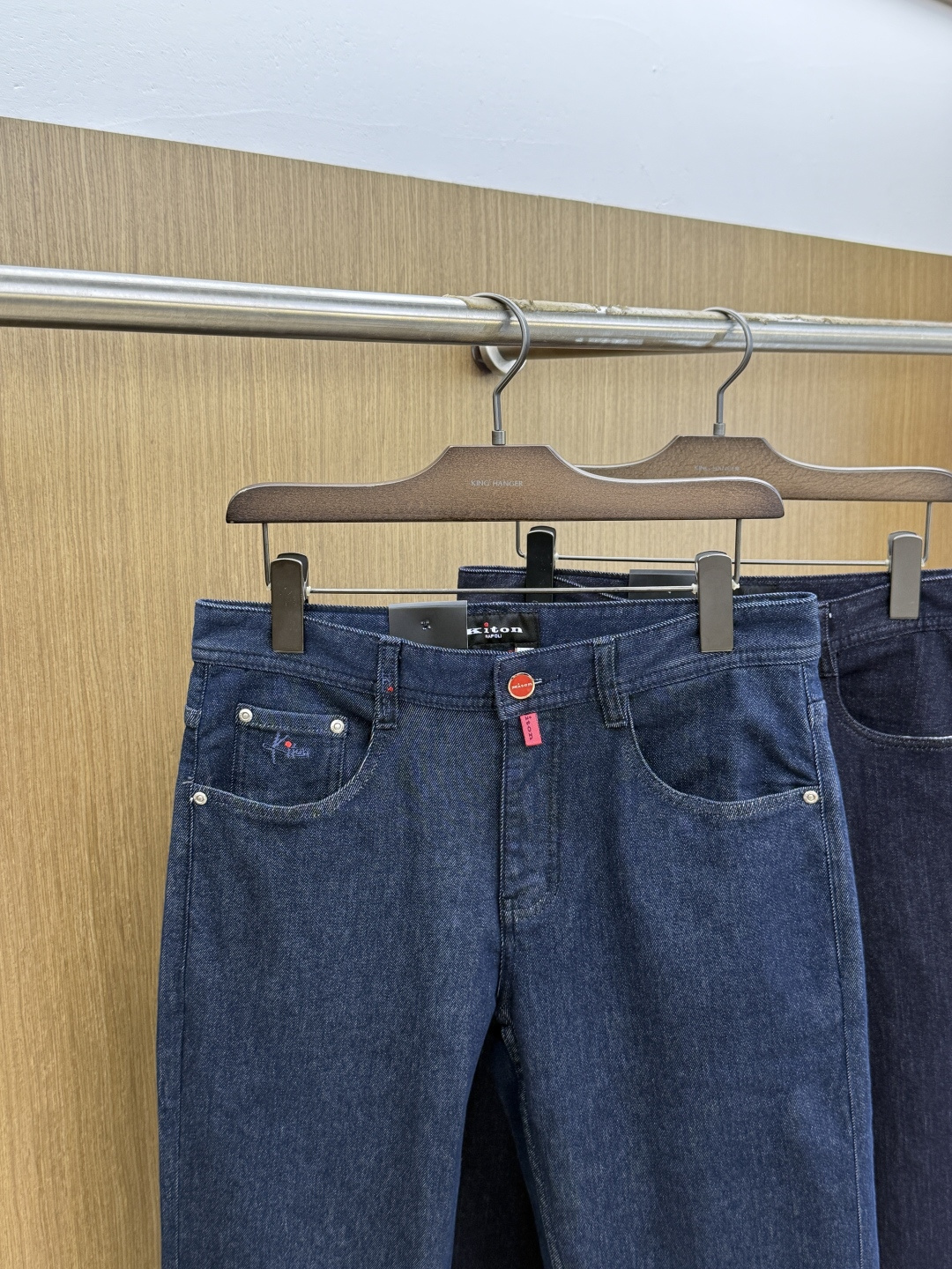 秋冬 KITON 🔥🔥高端定制 26秋冬新款男士时尚休闲牛仔裤👖 柜台同步发售 原版定制复刻 客供五金辅料 原单品质 进 秋冬 KITON 🔥🔥高端定制 26秋冬新款男士时尚休闲牛仔裤👖 柜台同步发售 原版定制复刻 客供五金辅料 原单品质 进