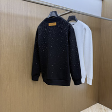 秋冬 LV 🔥ss早秋最新款休闲打底 高端品质 版型面料五金都是专柜1:1定制 面料是用的100%液氨空气层棉面料 身上 秋冬 LV 🔥ss早秋最新款休闲打底 高端品质 版型面料五金都是专柜1:1定制 面料是用的100%液氨空气层棉面料 身上