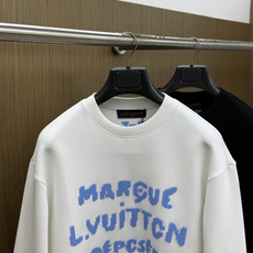 秋冬 LV 🔥ss早秋最新款时尚休闲卫衣 高端品质 版型面料五金都是专柜1:1定制 面料是用的100%液氨空气层棉面料 秋冬 LV 🔥ss早秋最新款时尚休闲卫衣 高端品质 版型面料五金都是专柜1:1定制 面料是用的100%液氨空气层棉面料