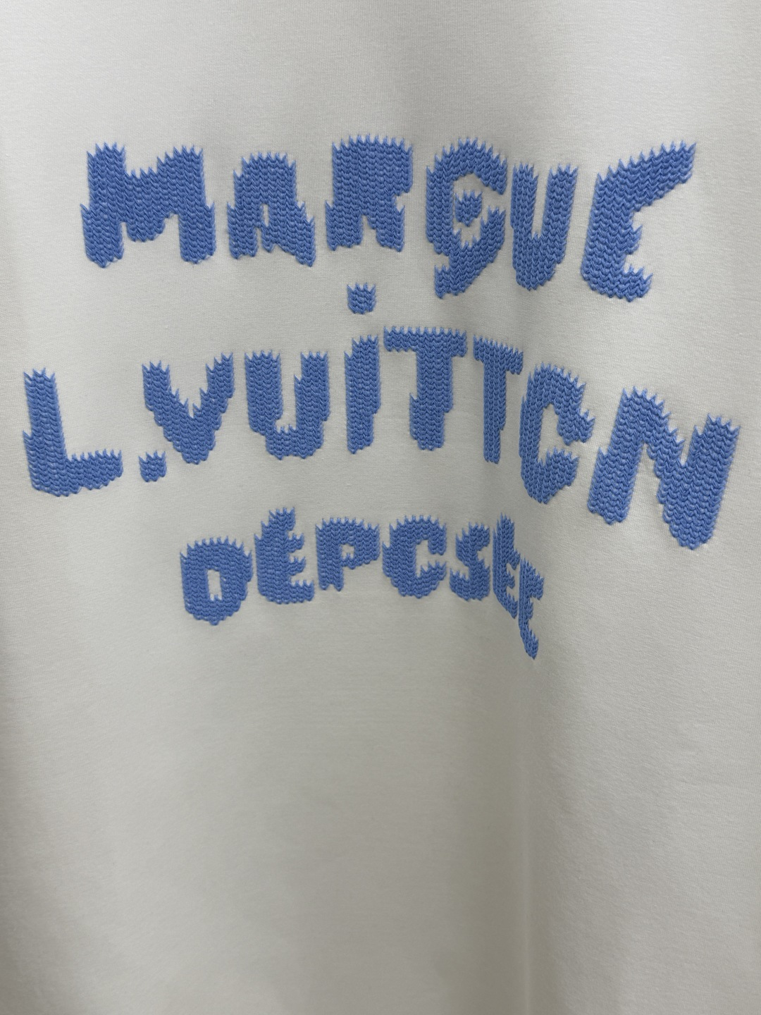 秋冬 LV 🔥ss早秋最新款时尚休闲卫衣 高端品质 版型面料五金都是专柜1:1定制 面料是用的100%液氨空气层棉面料 秋冬 LV 🔥ss早秋最新款时尚休闲卫衣 高端品质 版型面料五金都是专柜1:1定制 面料是用的100%液氨空气层棉面料