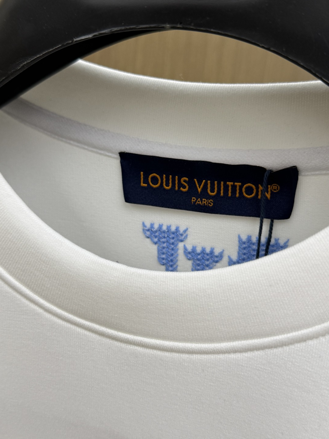 秋冬 LV 🔥ss早秋最新款时尚休闲卫衣 高端品质 版型面料五金都是专柜1:1定制 面料是用的100%液氨空气层棉面料 秋冬 LV 🔥ss早秋最新款时尚休闲卫衣 高端品质 版型面料五金都是专柜1:1定制 面料是用的100%液氨空气层棉面料