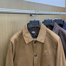 秋冬 Loro Piana 🔥🔥高端品质 2026秋冬新款时尚翻领夹克外套,原版订制五金配件全进口原版定制 欢迎对比 绝 秋冬 Loro Piana 🔥🔥高端品质 2026秋冬新款时尚翻领夹克外套,原版订制五金配件全进口原版定制 欢迎对比 绝